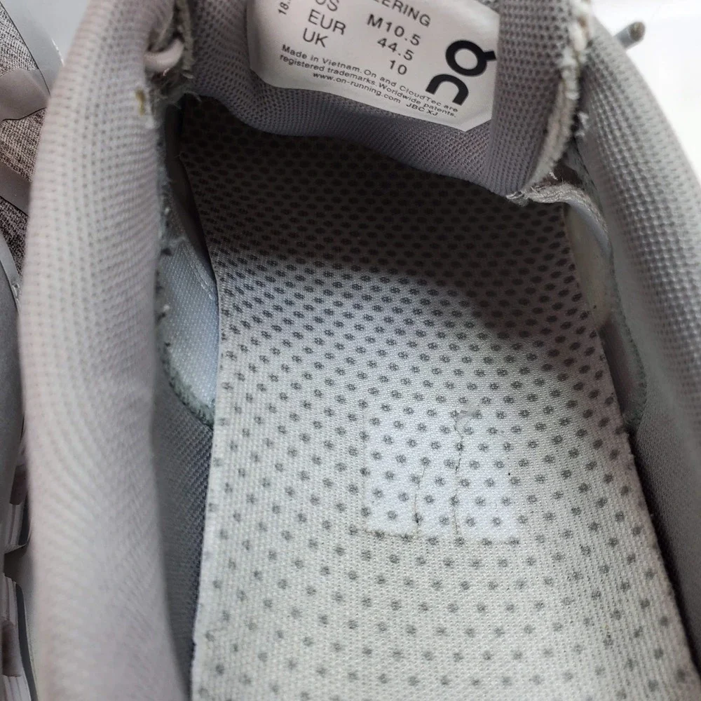 On Cloud Running Shoes Mens 10.5 Gray Low Top Athletic Sneakers Terry White